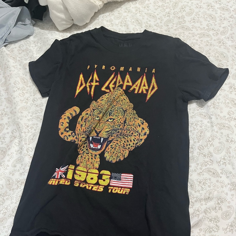 Def Leopard Graphic tee